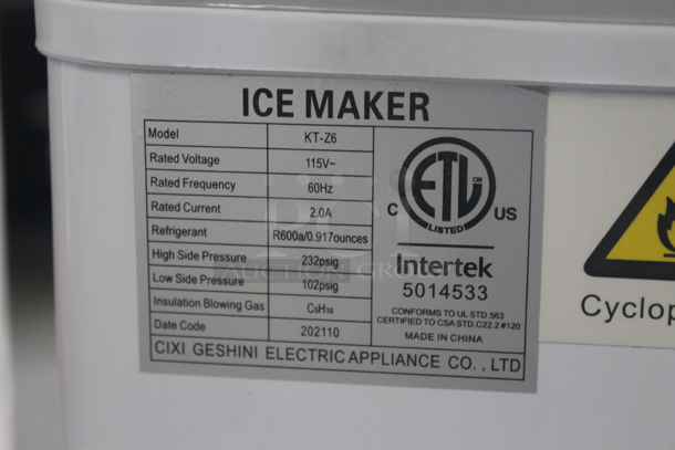 BRAND NEW SCRATCH AND DENT! 2021 Kooler Things KT-Z6 White Commercial Electric Countertop Ice Maker Machine With Ice Scooper. 115V.  - Image 5 of 10