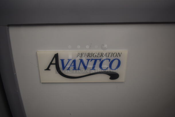 LIKE NEW! Avantco 360DFC6HCL Metal Commercial Chest Freezer Merchandiser. 115 Volts, 1 Phase. Unit Has Only Been Used a Few Times! Tested and Working! - Image 2 of 10