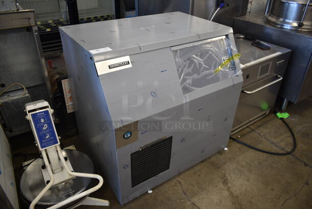 BRAND NEW SCRATCH AND DENT! 2019 Hoshizaki F-500BAJ Stainless Steel Commercial Self Contained Ice Machine. 115 Volts, 1 Phase.  - Image 2 of 9