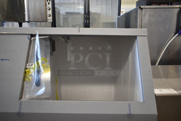 BRAND NEW SCRATCH AND DENT! 2019 Hoshizaki F-500BAJ Stainless Steel Commercial Self Contained Ice Machine. 115 Volts, 1 Phase.  - Image 6 of 9