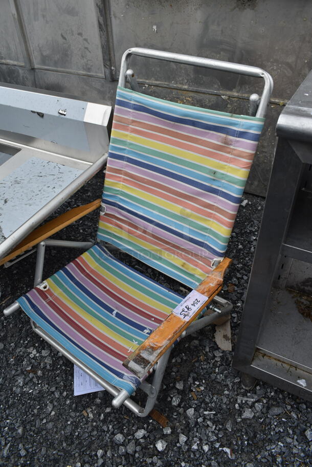 Folding Beach Chair. - Image 2 of 5