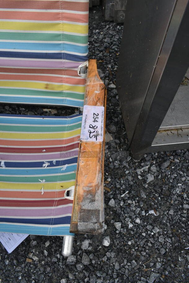 Folding Beach Chair. - Image 3 of 5