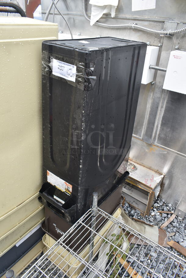 4 Poly Slim Jim Trash Cans. 4 Times Your Bid! - Image 2 of 2