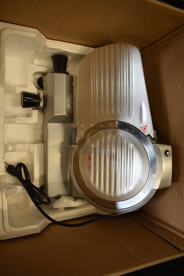 IN ORIGINAL BOX! 2018 Excalibur EPS 010 Stainless Steel Commercial Countertop Meat Slicer. 110 Volts, 1 Phase. Tested and Working! - Image 3 of 7