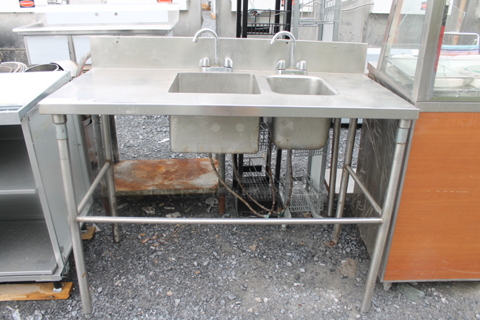 Stainless Steel Commercial 2 Bay Sink w/ 2 Faucets, 2 Handles and Back Splash.