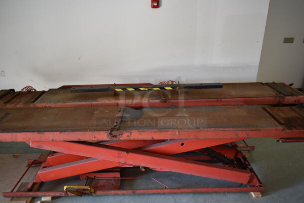 Wheeltronic 005/65-110 Red Metal 4,000 Pound Capacity Car Lift. Was In Working Condition When Class Ended. BUYER MUST REMOVE. (Main Building) - Image 5 of 10