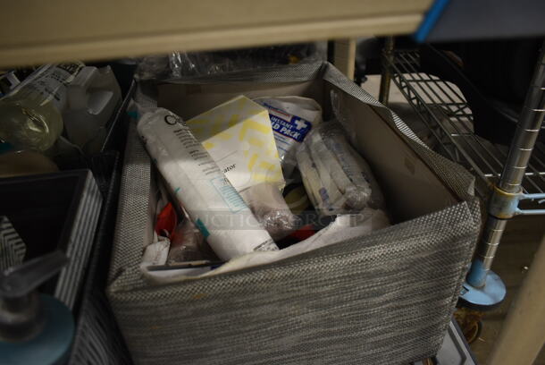 ALL ONE MONEY! Tier Lot of Various Items Including Pink and White Paper - Image 4 of 5