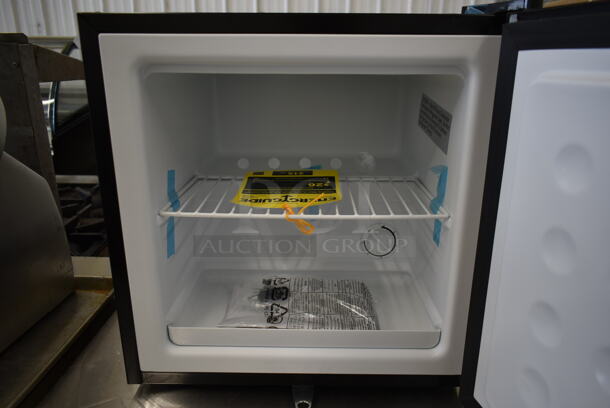 BRAND NEW SCRATCH AND DENT! Whynter CUF-112SS Stainless Steel Mini Freezer. 115 Volts, 1 Phase. Tested and Working! - Image 3 of 7