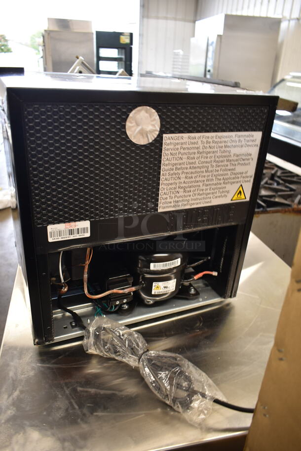 BRAND NEW SCRATCH AND DENT! Whynter CUF-112SS Stainless Steel Mini Freezer. 115 Volts, 1 Phase. Tested and Working! - Image 5 of 7