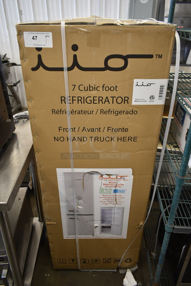 BRAND NEW IN BOX! iio MRB192-07ioFW Metal Reach In Cooler Freezer Combo. Stock Picture Used as Gallery - Image 2 of 6