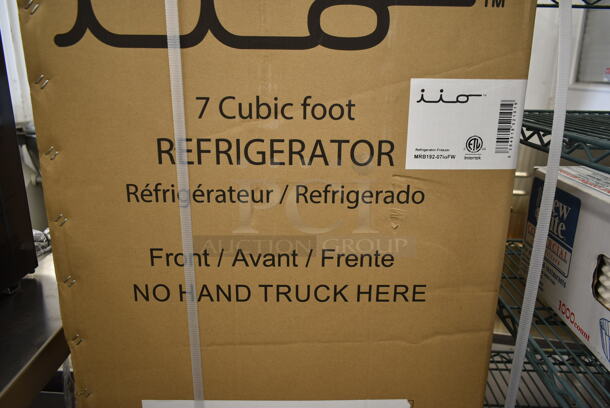 BRAND NEW IN BOX! iio MRB192-07ioFW Metal Reach In Cooler Freezer Combo. Stock Picture Used as Gallery - Image 3 of 6