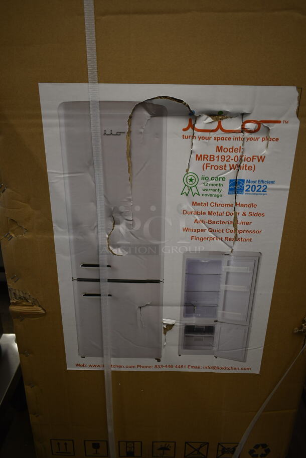 BRAND NEW IN BOX! iio MRB192-07ioFW Metal Reach In Cooler Freezer Combo. Stock Picture Used as Gallery - Image 6 of 6