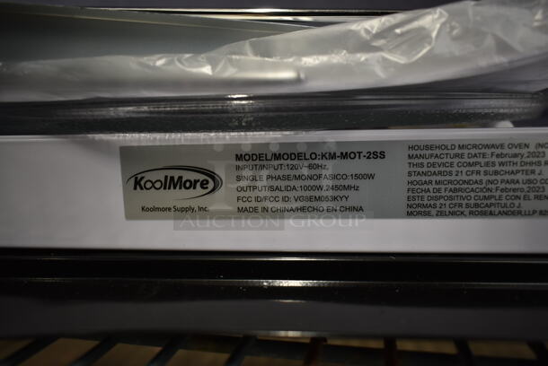 BRAND NEW SCRATCH AND DENT! 2023 KoolMore KM_MOT-2SS Metal Microwave Oven w/ Plate and Metal Rack. 120 Volts, 1 Phase. - Image 9 of 9