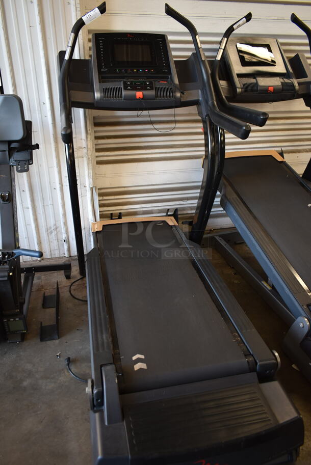 Freemotion FMTK74810.7 i11.9 Incline Trainer Metal Commercial Floor Style Treadmill. 110-120 Volts, 1 Phase. Tested and Working! - Image 2 of 11