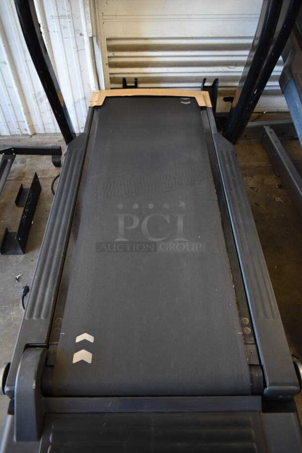 Freemotion FMTK74810.7 i11.9 Incline Trainer Metal Commercial Floor Style Treadmill. 110-120 Volts, 1 Phase. Tested and Working! - Image 4 of 11