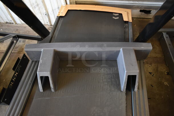 Freemotion FMTK74810.7 i11.9 Incline Trainer Metal Commercial Floor Style Treadmill. 110-120 Volts, 1 Phase. Tested and Working! - Image 9 of 11