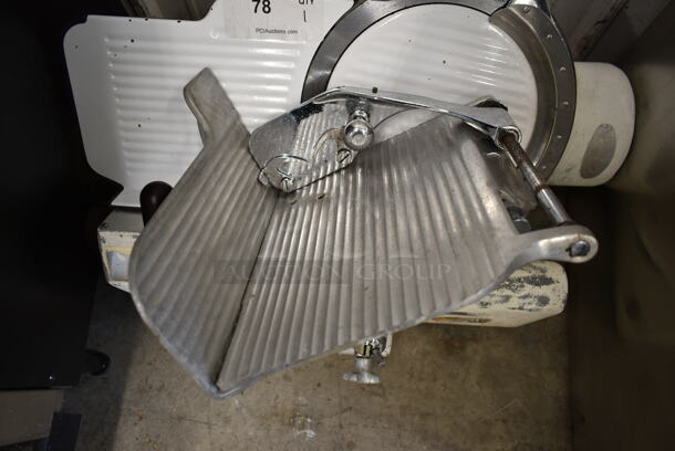 Globe Stainless Steel Commercial Countertop Automatic Meat Slicer w/ Blade Sharpener. 115 Volts, 1 Phase. Tested and Working! - Image 3 of 6