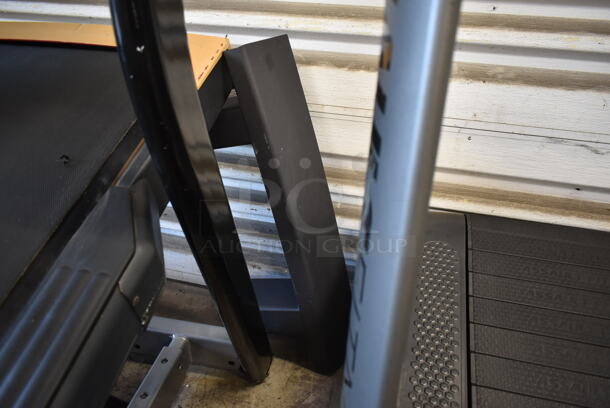 Freemotion FMTK74810.7 i11.9 Incline Trainer Metal Commercial Floor Style Treadmill. 110-120 Volts, 1 Phase. Tested and Powers On But Parts Do Not Move - Image 11 of 12