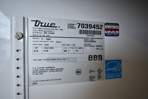 2011 True T-49F ENERGY STAR Stainless Steel Commercial 2 Door Reach In Freezer w/ Poly Coated Racks on Commercial Casters. 115 Volts, 1 Phase. Tested and Powers On But Does Not Get Cold - Image 6 of 8