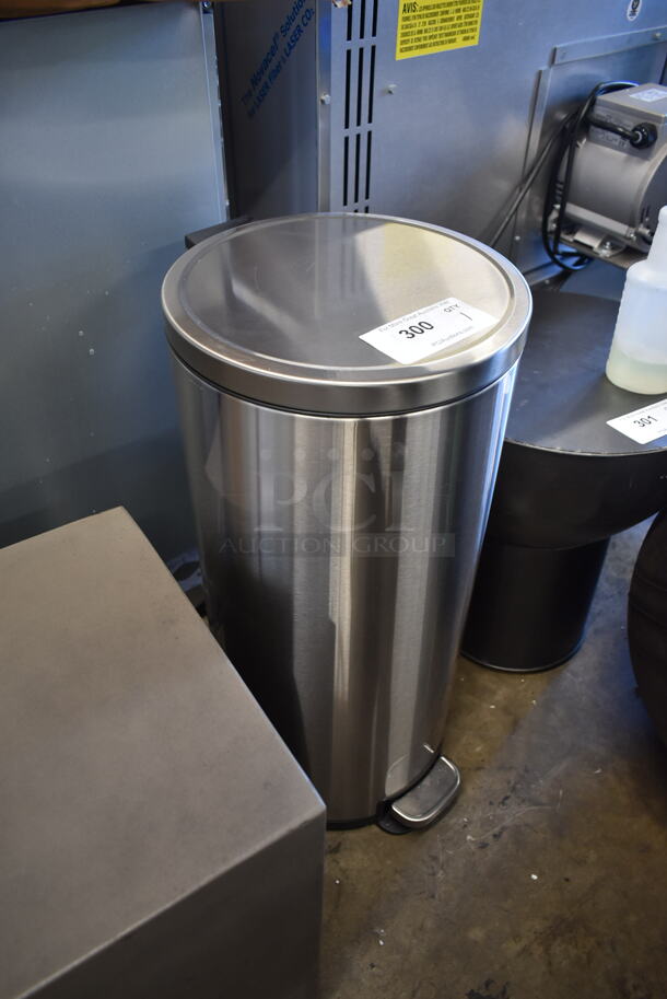 Stainless Steel Trash Can w/ Foot Pedal. - Image 2 of 5