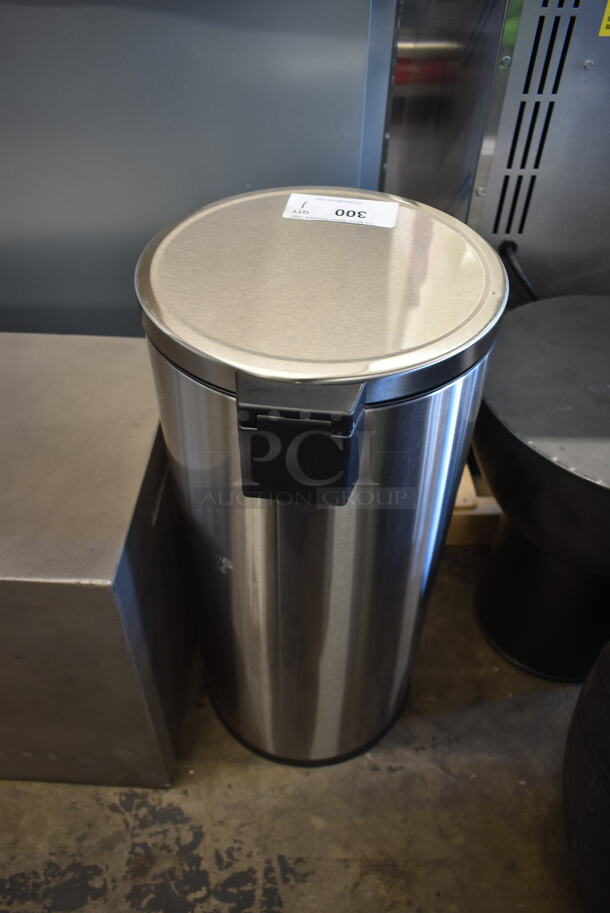 Stainless Steel Trash Can w/ Foot Pedal. - Image 5 of 5
