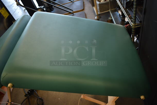 Oakwoods Professional Green Folding Massage Table w/ Case. - Image 5 of 9