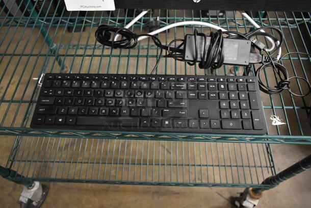 HP Computer Monitor w/ Keyboard and Mouse. - Image 4 of 11