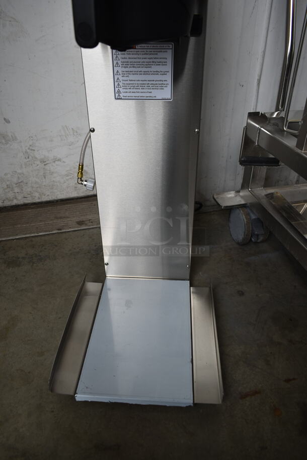 BRAND NEW SCRATCH AND DENT! Curtis TRB Stainless Steel Commercial Countertop Iced Tea Machine w/ Poly Brew Basket. 120 Volts, 1 Phase. Tested and Working! - Image 5 of 7