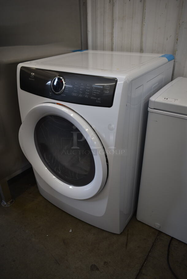 2017 Electrolux EFMG417SIW0 Metal Gas Powered Front Load Dryer.  - Image 2 of 6