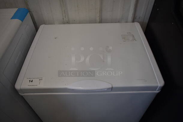 Criterion 453-5418 Metal Chest Freezer. 115 Volts, 1 Phase. Tested and Powers On But Does Not Get Cold - Image 2 of 6