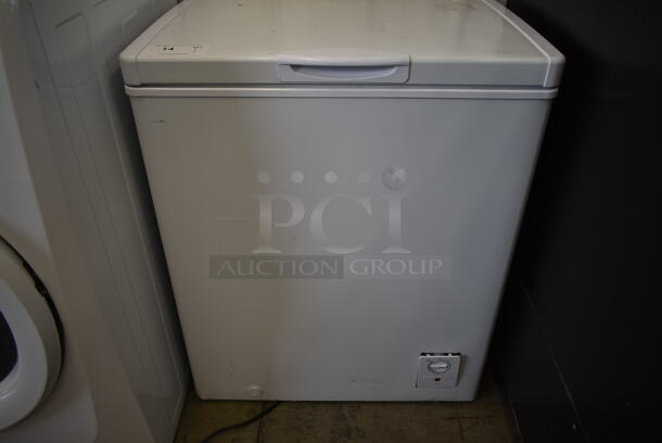 Criterion 453-5418 Metal Chest Freezer. 115 Volts, 1 Phase. Tested and Powers On But Does Not Get Cold - Image 3 of 6