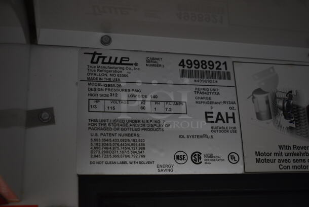 True GEM-26 Metal Commercial Single Door Reach In Cooler Merchandiser w/ Poly Coated Racks and Drink Sliders. 115 Volts, 1 Phase. Tested and Working! - Image 7 of 7