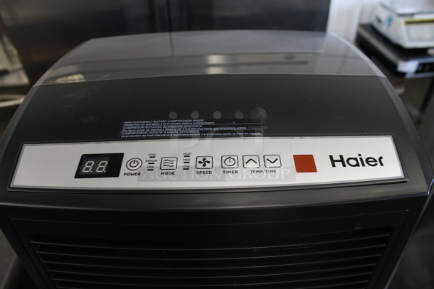BRAND NEW SCRATCH AND DENT! Haier HPQ10XCR-B3 Metal Floor Style 10,000 BTU Portable Air Conditioner. 115 Volts, 1 Phase. Tested and Working! - Image 2 of 5
