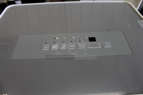 BRAND NEW SCRATCH AND DENT! Black & Decker BD50MWSA Metal Portable 50 Pint Dehumidifier. 115 Volts, 1 Phase. Tested and Working! - Image 5 of 5