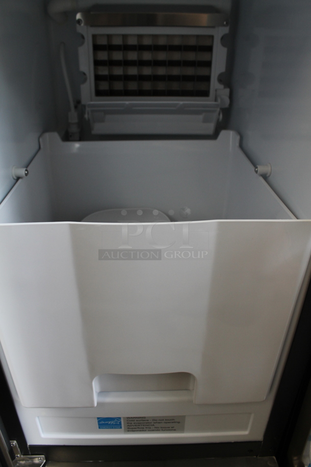 BRAND NEW SCRATCH AND DENT! Whynter UIM-502SS Stainless Steel Commercial Built-in / Freestanding Maker-50lb Capacity Clear Cube Ice Maker. 115 Volts, 1 Phase. Tested and Working!
 - Image 3 of 6
