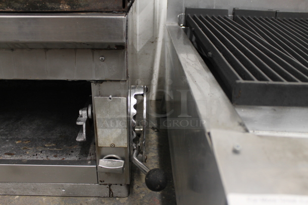 Stainless Steel Commercial Natural Gas Powered Flat Top Griddle on Cheese Melter. - Image 4 of 4