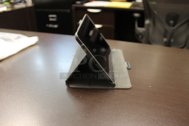 Apple A2133 iPad w/ Case. - Image 5 of 11