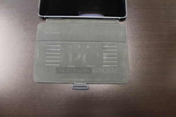 Apple A2133 iPad w/ Case. - Image 7 of 11