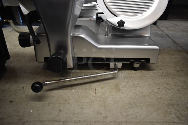 BRAND NEW SCRATCH AND DENT! Estella 348SLM12 Stainless Steel Commercial Countertop Automatic Meat Slicer w/ Blade Sharpener. 120 Volts, 1 Phase. Tested and Working! - Image 4 of 6