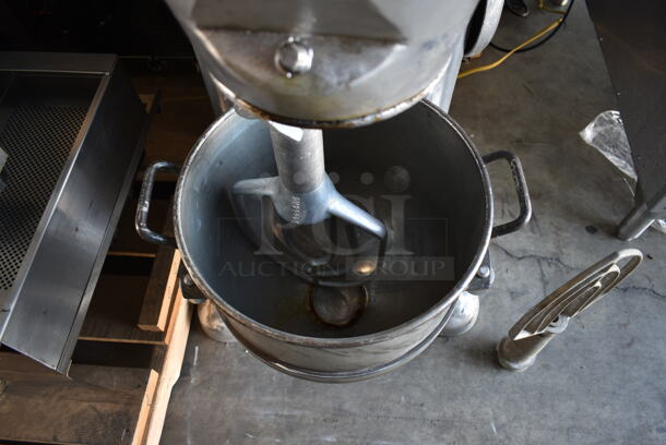 Blakeslee C30 Metal Commercial Floor Style 30 Quart Planetary Dough Mixer w/ Metal Mixing Bowl and 2 Paddle Attachments. 125 Volts, 1 Phase. Tested and Working! - Image 7 of 12