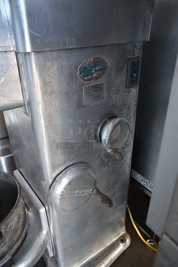 Blakeslee C30 Metal Commercial Floor Style 30 Quart Planetary Dough Mixer w/ Metal Mixing Bowl and 2 Paddle Attachments. 125 Volts, 1 Phase. Tested and Working! - Image 11 of 12