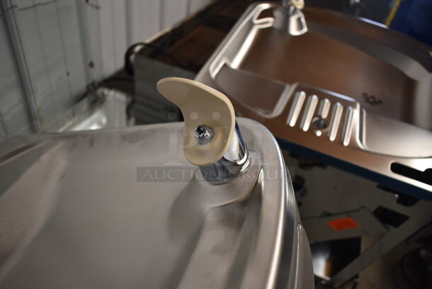 BRAND NEW SCRATCH AND DENT! Elkay Metal Wall Mount Water Fountain. 115 Volts, 1 Phase. - Image 5 of 5