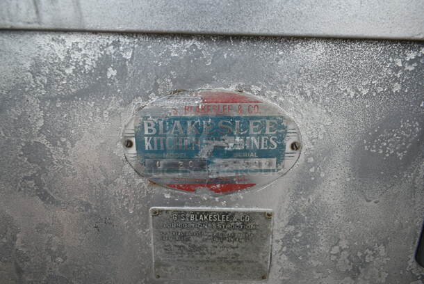 Blakeslee C30 Metal Commercial Floor Style 30 Quart Planetary Dough Mixer w/ Metal Mixing Bowl and 2 Paddle Attachments. 125 Volts, 1 Phase. Tested and Working! - Image 5 of 12