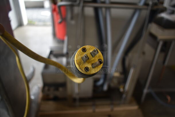 Blakeslee C30 Metal Commercial Floor Style 30 Quart Planetary Dough Mixer w/ Metal Mixing Bowl and 2 Paddle Attachments. 125 Volts, 1 Phase. Tested and Working! - Image 10 of 12