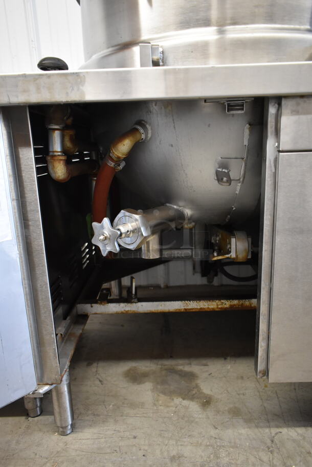 Vulcan Hart VDMT-40 Stainless Steel Commercial Floor Style Steam Powered 40 Gallon Steam Kettle. - Image 4 of 7