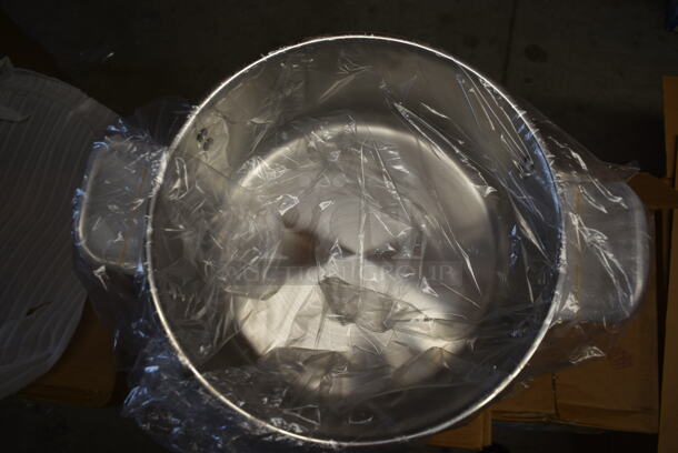 BRAND NEW! Winco Stainless Steel Stock Pot w/ Lid. - Image 5 of 5