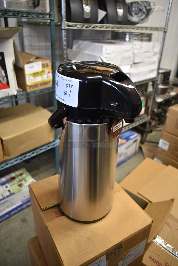 BRAND NEW SCRATCH AND DENT! Winware AP-822 Stainless Steel Commercial Air Pot. - Image 2 of 7