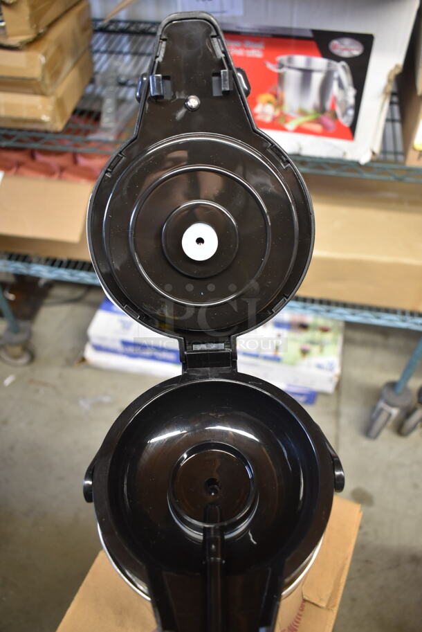 BRAND NEW SCRATCH AND DENT! Winware AP-822 Stainless Steel Commercial Air Pot. - Image 5 of 7