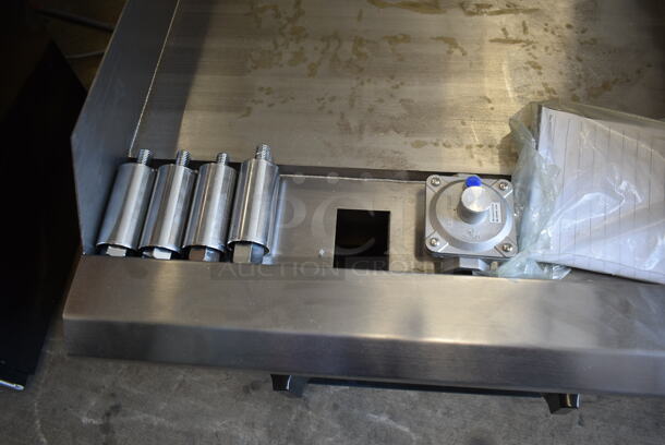 BRAND NEW IN BOX! Avantco 177CAG24MG Stainless Steel Commercial Countertop Gas Powered Flat Top Griddle. 60,000 BTU. Stock Picture Used as Gallery. Tested and Working! - Image 9 of 11