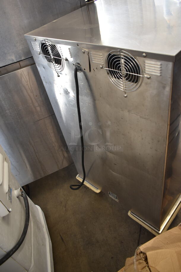 Alto Shaam 1000-TH/II Stainless Steel Commercial Heated Holding Cabinet on Commercial Casters. 125 Volts, 1 Phase. Tested and Working! - Image 8 of 9